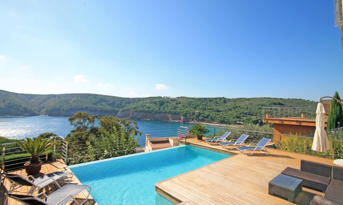 L'Escala Villa | Barbara: Lujosa villa con vista al mar y piscina privada