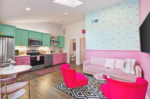 Greenwood Casa | Barbie Dream Condo - Near Restaurants, Coffee and Bar