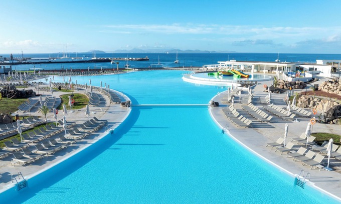 Playa Blanca Hotel | Barcelo Playa Blanca