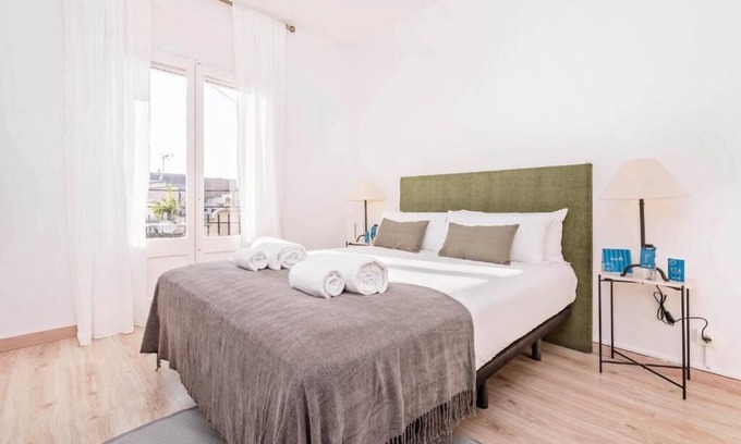 La Nova Esquerra de l'Eixample Apartamento | De propietario - 5 dormitorios, 2 baños, amplio y luminoso!