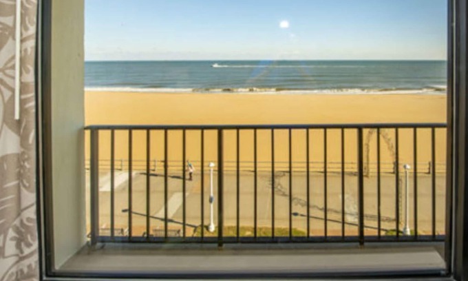 Northeast Virginia Beach Complejo | Barclay Towers Resort Oceanfront Unit with Oceanfront Balcony or Oceanview Patio