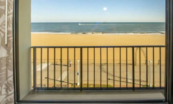 Northeast Virginia Beach Complejo | Barclay Towers Resort Oceanfront Unit with Oceanfront Balcony or Oceanview Patio