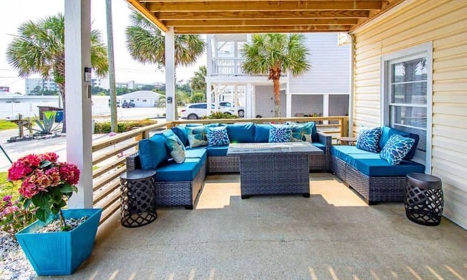Morehead City Casa | Barefoot Beach South: Fantastic location, steps from sand with views of the bay!