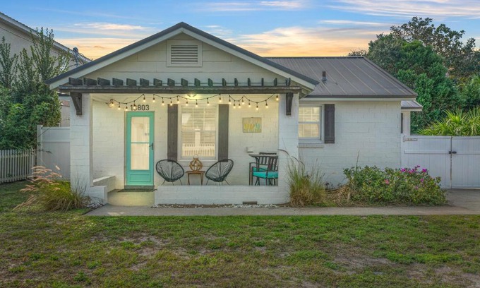 Bid-a-wee Beach Casa | Barefoot Bungalow - Private Beach Access, Dog-Friendly, 1940s Home 1 Block to Beach, FREE Daily Activities!