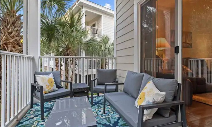 North Myrtle Beach Condominio | Barefoot Villa: Pools, Golf, Beach, Snowbirds