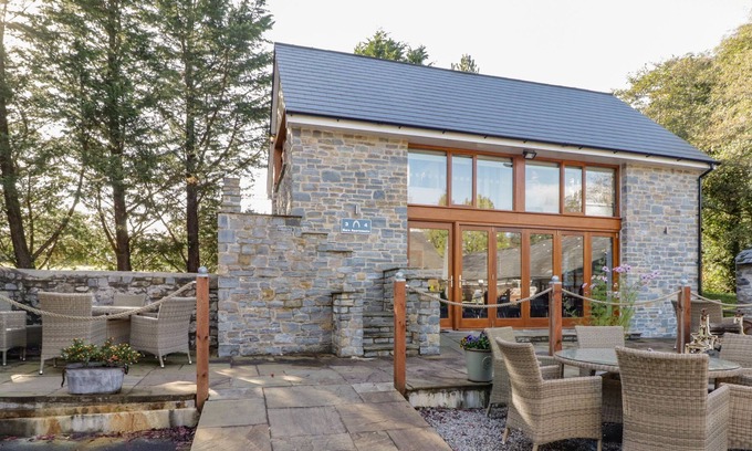 Nantgarw Apartamento | BARN APARTMENT 4, romantic, luxury holiday cottage in Cardiff