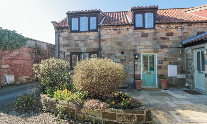 Hinderwell Casa | BARN COTTAGE, pet friendly, with a garden in Hinderwell