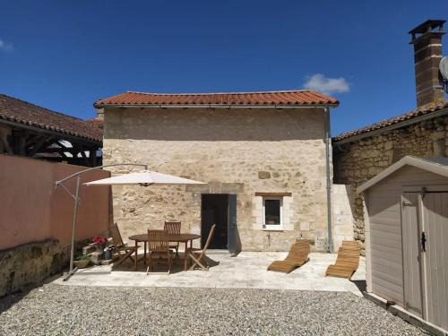 La Tour-Blanche-Cercles Casa | Barn cottage
