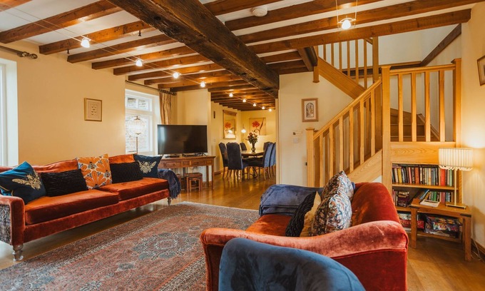 Beverley Cabaña | Barn House, Broadgate Farm Cottages - sl 8 in 4 bedrooms