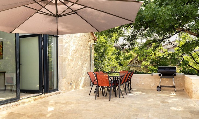Assier Casa | Barn La Roca Masia-Les Coquelicots, swimming pool, garden, 4 bedrooms 8/10 persons