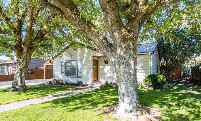 Prineville Casa | Barnes Butte Bungalow (6 people)