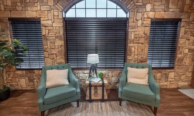 Big Cedars Casa | Barnwood Beauty: Sleeps up to 30 Guests!