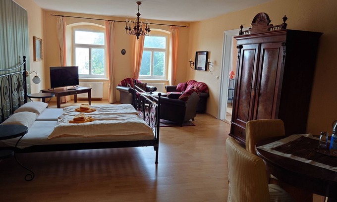 Altstadt Apartamento | Barockhaus Fewo 2. Etage - Fewo Barockhaus