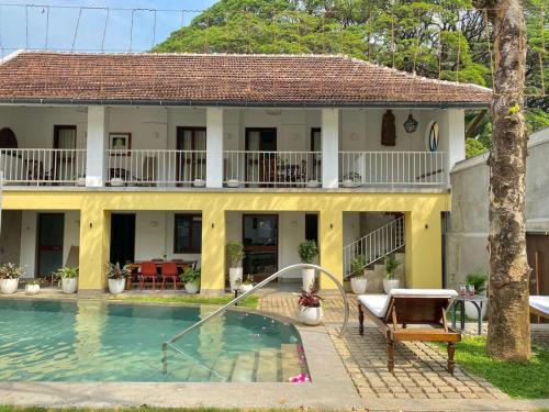 Fort Kochi Casa | Baron's Antiquarian Villa