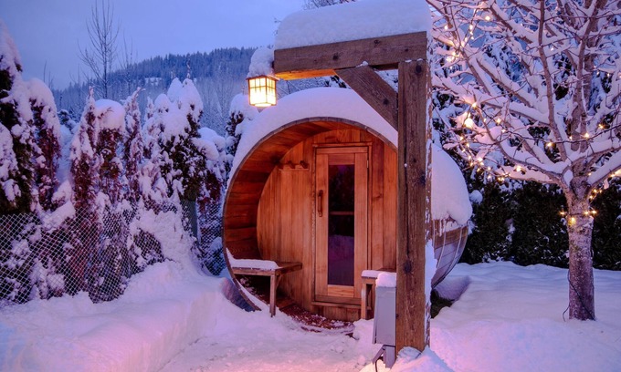 Revelstoke Casa | Bañera de hidromasaje, sauna, sillón de masaje, 1 minuto a la góndola