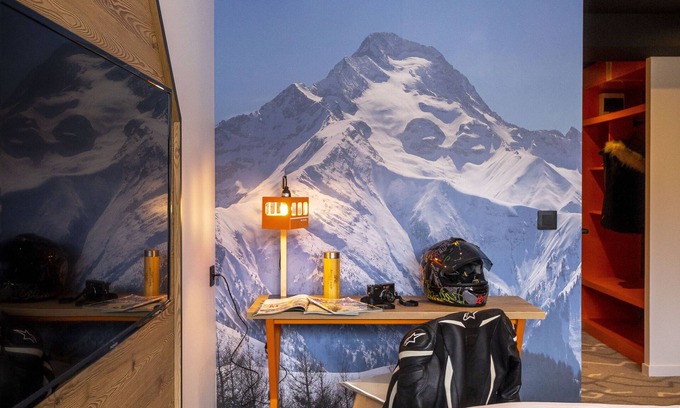 Les Deux Alpes Hotel | Base Camp Lodge Les 2 Alpes