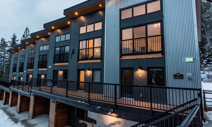Revelstoke Casa | Basecamp Resorts Revelstoke I Five Bedroom Suite