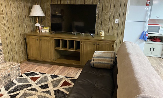 Lee's Summit Apartamento | Apartamento en el sótano con entrada al garaje