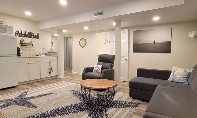 Rehoboth Beach Apartamento | Suite de sótano recién terminada con entrada privada