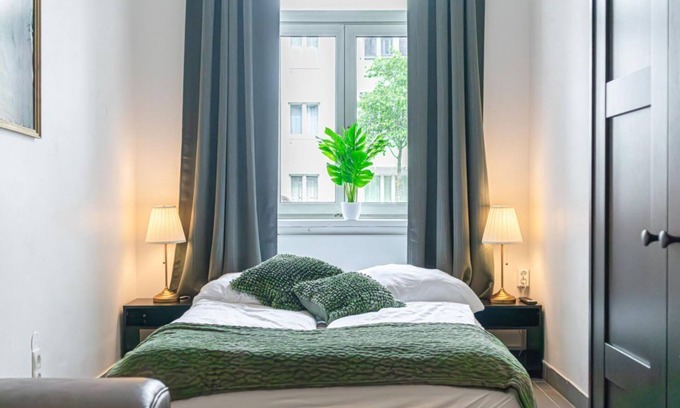 Meidling Apartamento | Basic 1BR Apartment Well Connected & Central