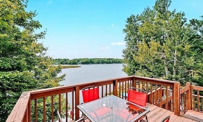 Tobyhanna Cabaña | Bass-exquisite Lakefront Cottage
