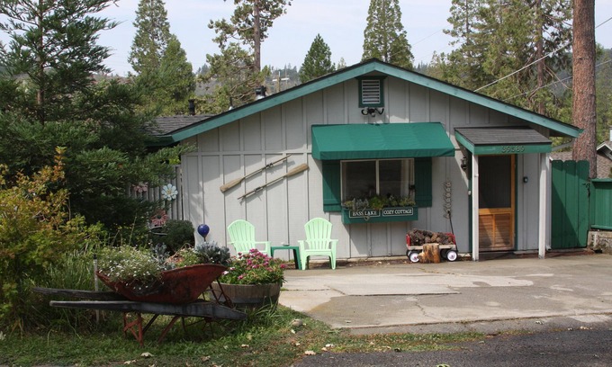 Bass Lake Casa | Bass Lake Cozy Cottage near Yosemite