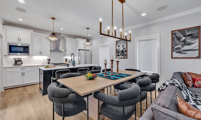 Berry Hill Casa | Bass - Private Rooftop - 8 mins to Broadway