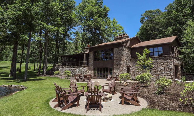 Champion Cabina | Bass Rock Cabin at Seven Springs