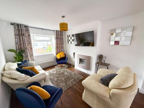 Farnborough and Crofton Apartamento | Bassetts House - Contractor ready!