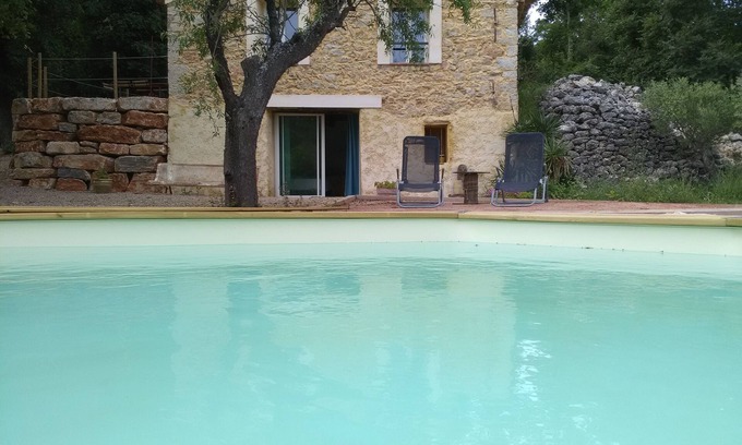 Besse-sur-Issole Casa | Bastidon between hill and vineyard