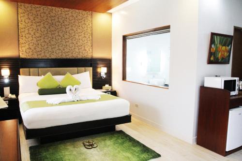 Batangas City Complejo | Batangas Country Club