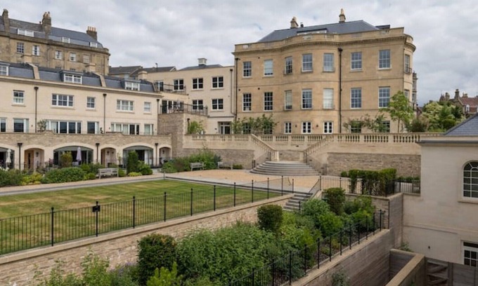 Bath Apartamento | Bath Penthouse with amazing views and lift access