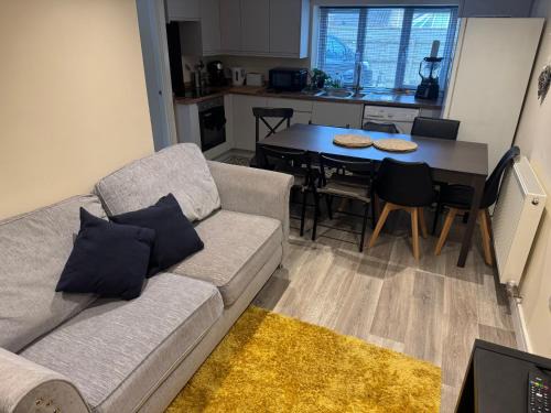 Hanham Casa | Bath rd villa