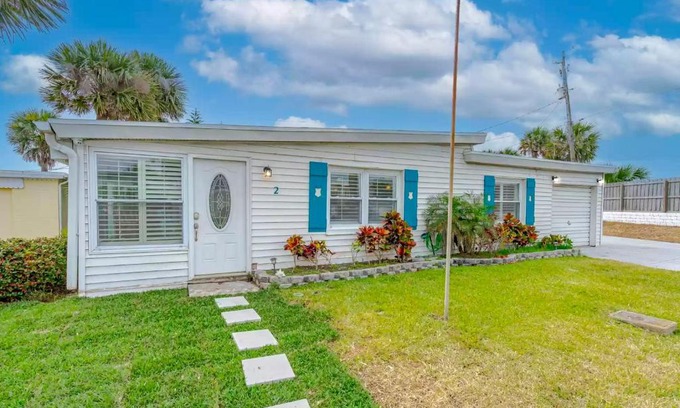 O'byrne Casa | Bathing Suit Beach Bungalow