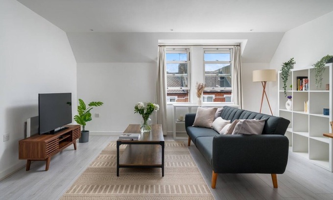 St. Mary's Park Apartamento | Battersea Flat · Super Bright & Modern 3-bed home near Chelsea