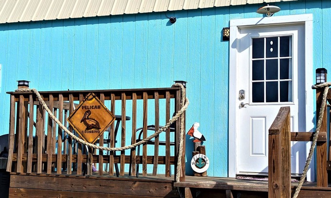 Palacios Casa | Bay Area Barndominium - Community boat ramp!