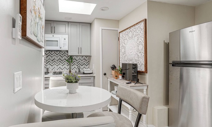 Ashland Apartamento | Bay Area Studio Suite ~ 3 Mi to Shoreline!