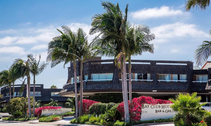 La Playa Hotel | Bay Club Hotel and Marina