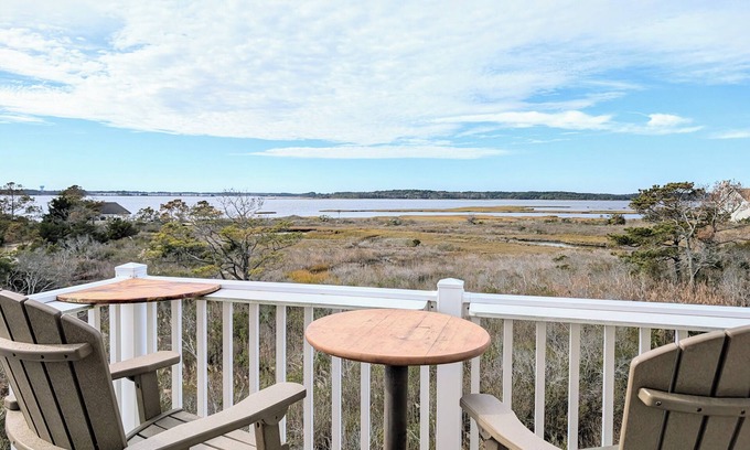 Fenwick Island Casa | Bay Front 4BR End-Unit Townhome with Stunning Views–Salt Meadows, Fenwick Island