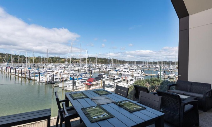 Opua Apartamento | Bay of Islands Apartment with Marina Views