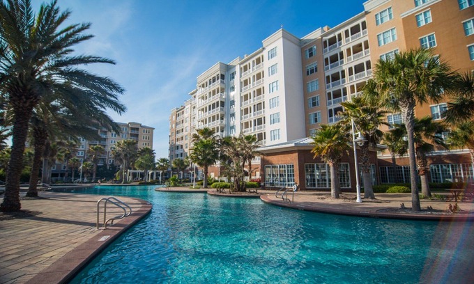 Upper Grand Lagoon Condominio | ¡Propiedad de 5 estrellas de Bay Point! Con vistas a la hermosa piscina con vista a la bahía. Spa en el lugar
