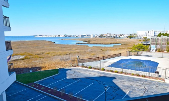 Midtown Ocean City Condominio | Bay Princess 211 2 Br condo by RedAwning