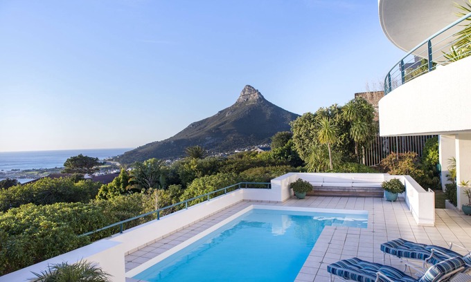 Camps Bay Villa | Bay Reflections - Luxury Serviced Apartments