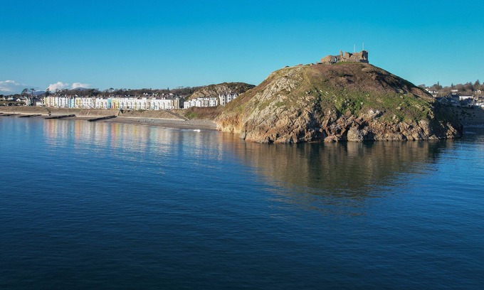 Criccieth Casa | Bay View and Glan y Mor, 5*, Seafront, Criccieth