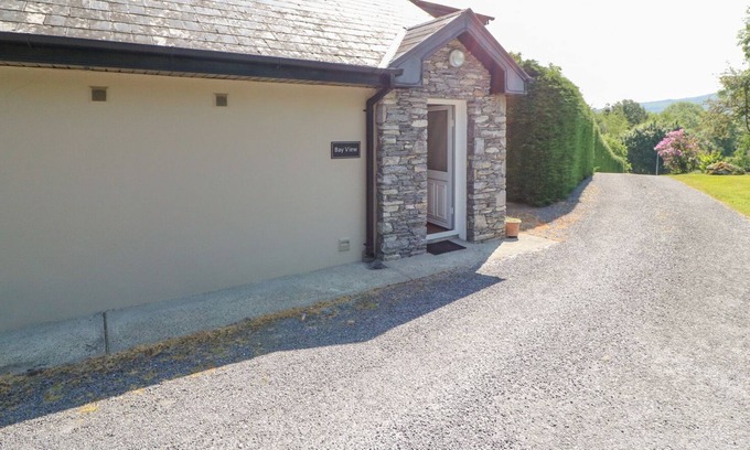 Kenmare Cabaña | BAY VIEW APARTMENT, family friendly in Kenmare, County Kerry