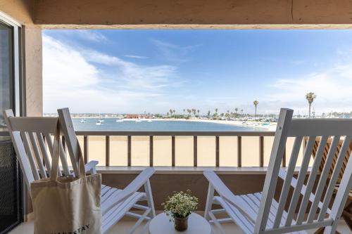 Central Mission Beach Casa | Bay View Buyout A by AvantStay Mission Beach Home on the Sand Sleeps 20