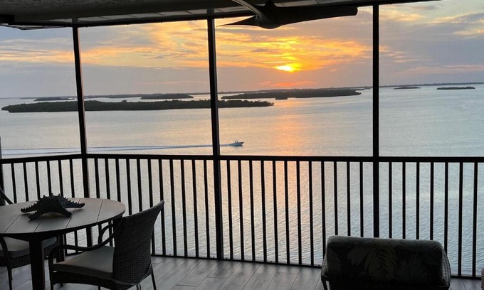 Punta Rassa Casa | Bay View Tower 1134 Sanibel Harbour Resort