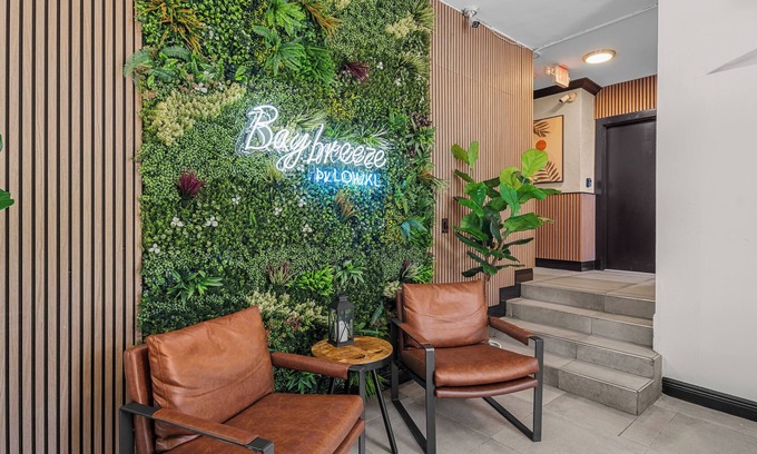 West Avenue Apartamento | Baybreeze Apartments by Lowkl