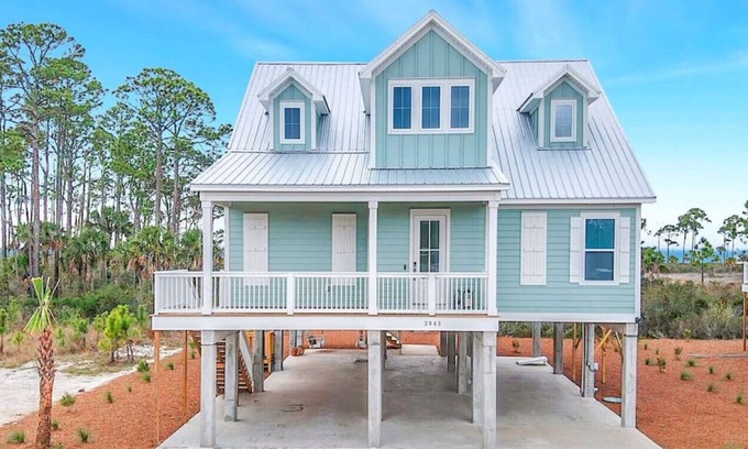 Port St. Joe Casa | Baydreamer - Stunning home w/ bay views, pool table, sleeps 10!