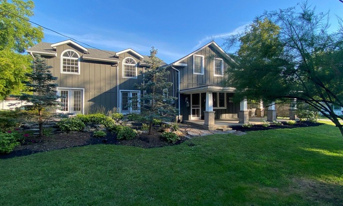 Bayfield Casa | BAYFIELD LUXURY VACATION/CORPORATE RETREAT STEPS AWAY FROM HISTORIC MAIN STREET